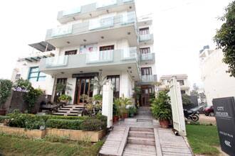 TG Stays Golf Course Road DLF Phase IV, Gurgaon 1